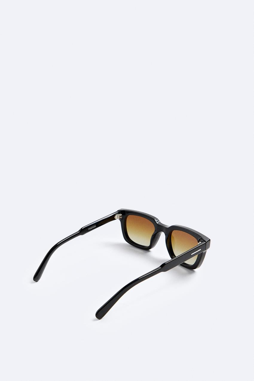 LUNETTES DE SOLEIL CARRÉES